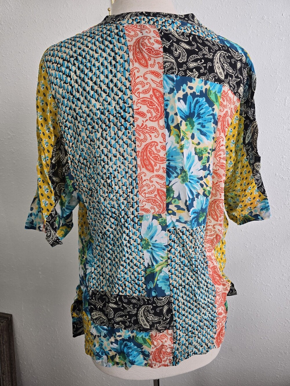 Johnny Was Paisley Ravenne V neck Top Patchwork Print Silky Feel Size Medium - Picture 7 of 12